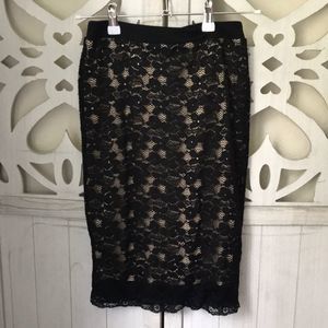 NWOT RoomMates Sz S Black Lace Skirt Lined